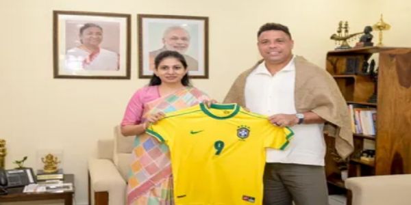 Raksha Khadse Meets Brazilian Football Legend Ronaldo Nazário, Stresses Need to Nurture Indian Sporting Talent