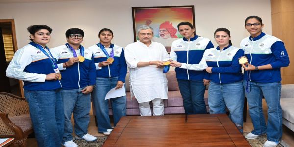 Ashwini Vaishnaw Meets Asian Games Gold-Winning Indian Women’s Kabaddi Team, Applauds Their Achievement