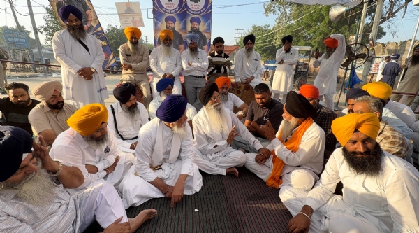 SGPC President HS Dhami meeting with the family members of Parwinder Jhotta