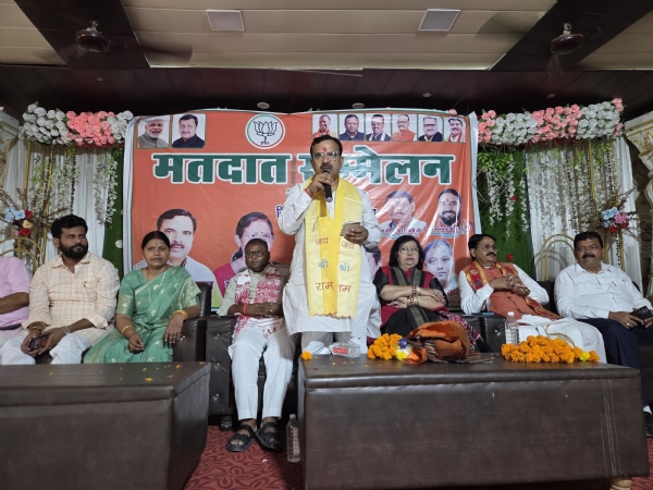 Chief guest Prakash Pal, State President of BJP Backward Class Front and Member of Parliament