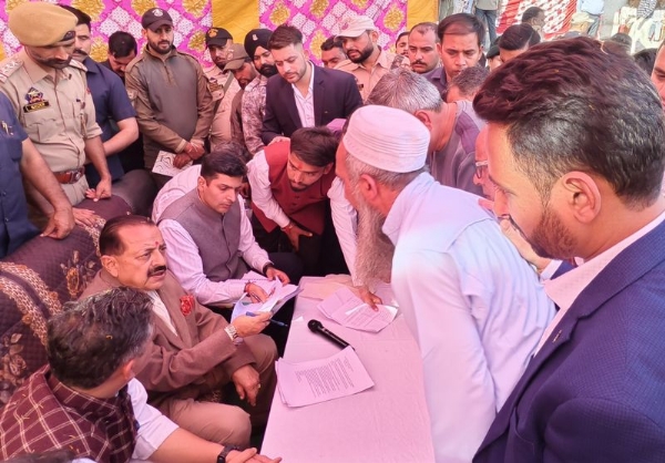 Dr Jitendra Singh Holds Public Durbar At Basantgarh, District Udhampur; Several Issues Resolved On Spot