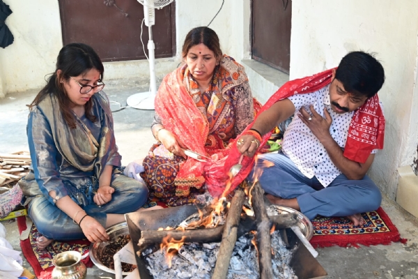 Nandi and former Mayor Abhilasha Gupta Nandi performed puja of Maa Durga