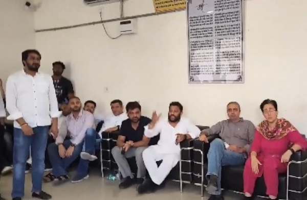 AAP leader Atishi and others in police custody.