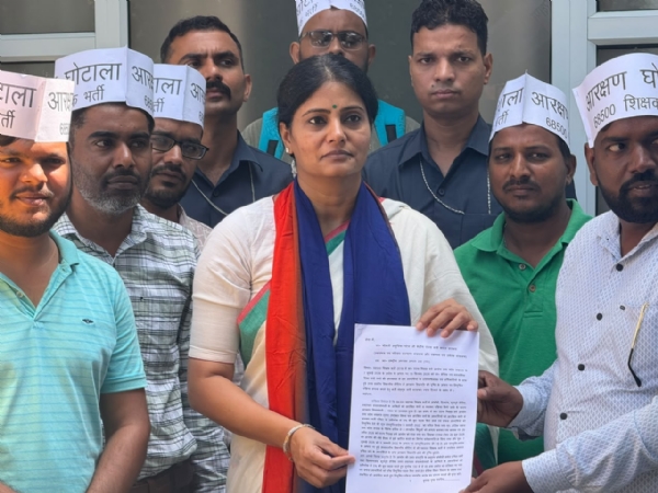 Anupriya Patel listened to their grievances, accepted their memorandum, and assured the candidates