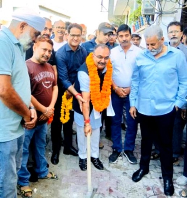 Randhawa Initiates lane, drain works in Nanak Nagar