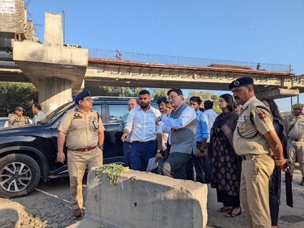 DC Jammu inspects major traffic chokepoints
