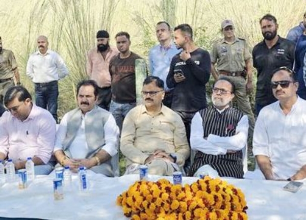 Rana holds public outreach prog at Sunjwan discuss public issue