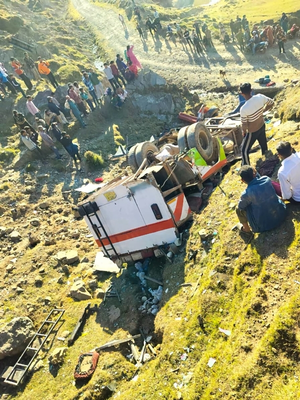 Passengers bus falls into Gorge 17 injured, Two Killed