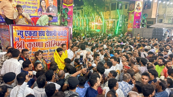 Minister Nandi welcomed and greeted the guests who came to the Dussehra fair