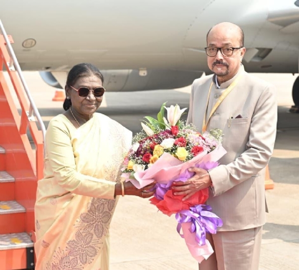Governor Ramen Deka welcomes President Droupadi Murmu upon her arrival at Swami Vivekananda Airport.