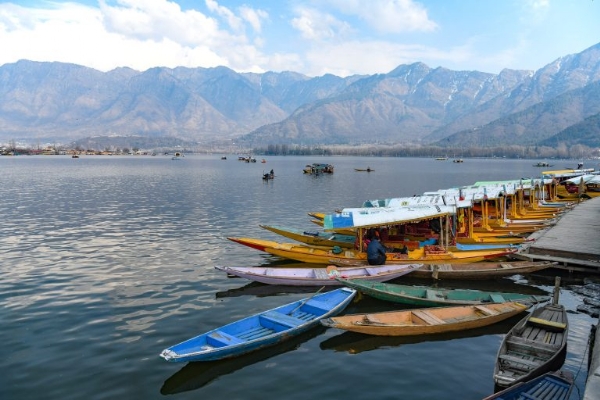 MeT forecasts mostly dry weather in J&K till October 31; rain, snow likely in early November MeT forecasts mostly dry weather in J&K till October 31; rain, snow likely in early November
