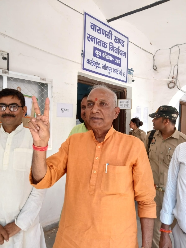 After casting his vote, BJP MP Vidyasagar Sonkar