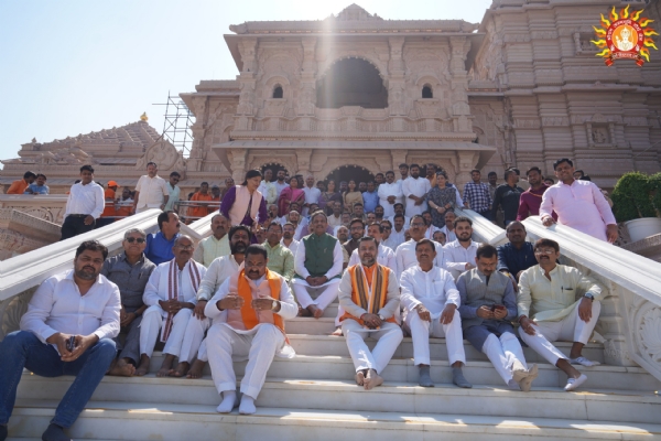 Vinod Tawde arrives in Ayodhya, embarks on temple visit spree on Saturday
