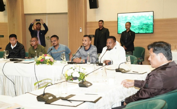 Meghalaya CM Sanngma in talks with Khasi Student Union Meghalaya CM Sanngma in talks with Khasi Student Union