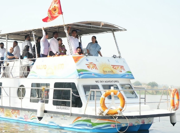 Delhi Chief Minister Rekha Gupta inspects the trial run of the Namo Yamuna River Safari on the Sonia Vihar–Jagatpur route on Monday.