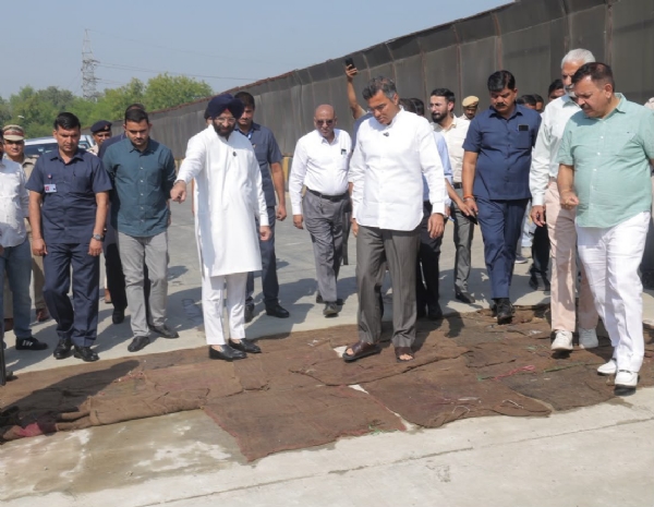 Delhi Public Works Department Minister Parvesh Sahib Singh and Environment Minister Manjinder Singh Sirsa inspect the Rao Tula Ram Flyover in New Delhi on Monday. Delhi Public Works Department Minister Parvesh Sahib Singh and Environment Minister Manjinder Singh Sirsa inspect the Rao Tula Ram Flyover in New Delhi on Monday.