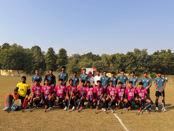 Teams from Sri Guru Tegh Bahadur Khalsa College and Shyam Lal College (Evening).