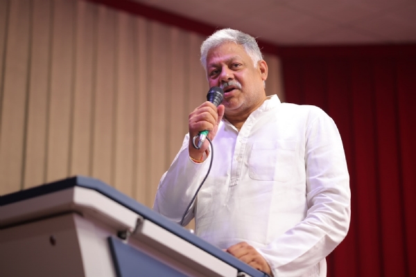 Ashok Buwaniwala, National Executive President of the Rashtriya Jan Udyog Vyapar Sangathan. Ashok Buwaniwala, National Executive President of the Rashtriya Jan Udyog Vyapar Sangathan.