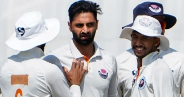 Curtis Heaphy’s Gritty Unbeaten 90 Rescues New Zealand A as Poor Light Forces Draw Against India A