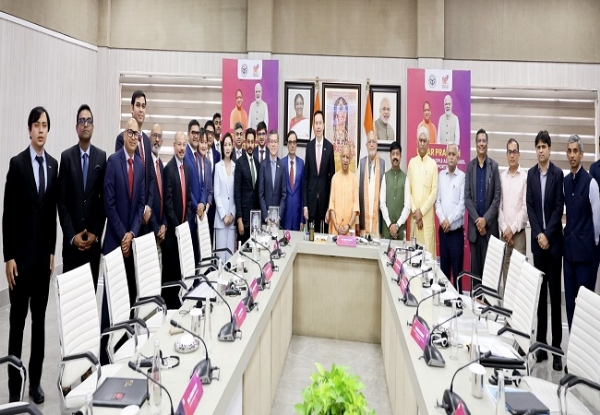 UP CM meeting 14-member business delegation from Singapore led by the Singapore Business Federation