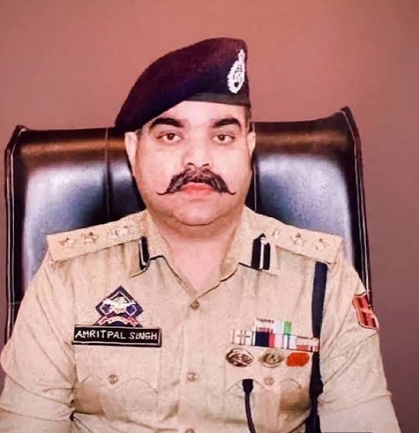Udhampur Police Stress Road Safety in Joint Meeting with Transporters and School Officials