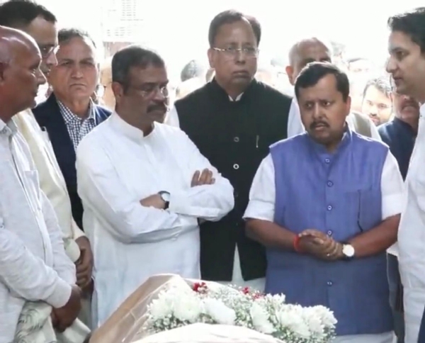 BJP president Nitin Nabin and former Union Minister Dharmendra Pradhan pay their last respects to senior BJP leader R.K. Sinha at AIIMS. BJP president Nitin Nabin and former Union Minister Dharmendra Pradhan pay their last respects to senior BJP leader R.K. Sinha at AIIMS.