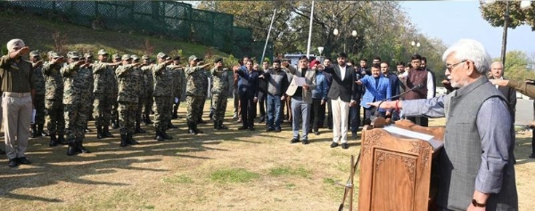 LG Administers ‘Unity Pledge’ To Lok Bhavan Officials, Staff And Security Personnel