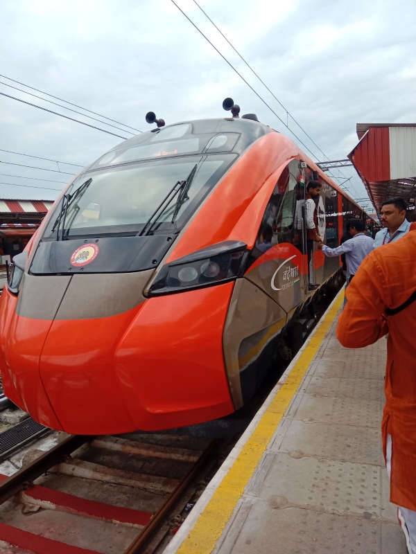 The Vande Bharat Sleeper train stationed at Varanasi railway station ahead of its inauguration.