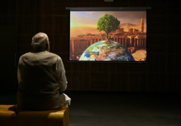 Prime Minister Narendra Modi watches an audiovisual presentation of the virtual tour at Ekta Nagar.