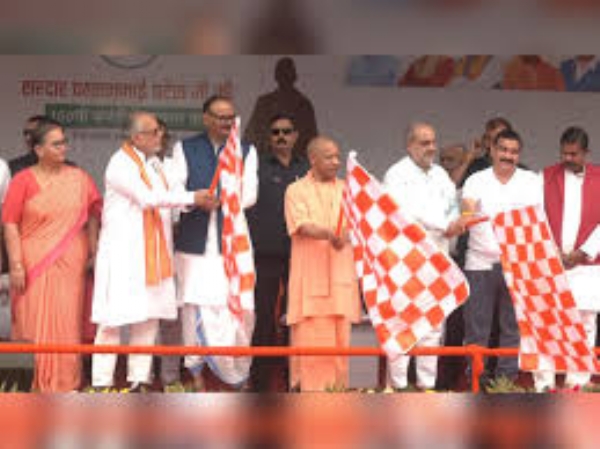 CM Yogi routinely kicks off the Run for Unity marathon activities in Lucknow and across Uttar Pradesh on National Unity Day