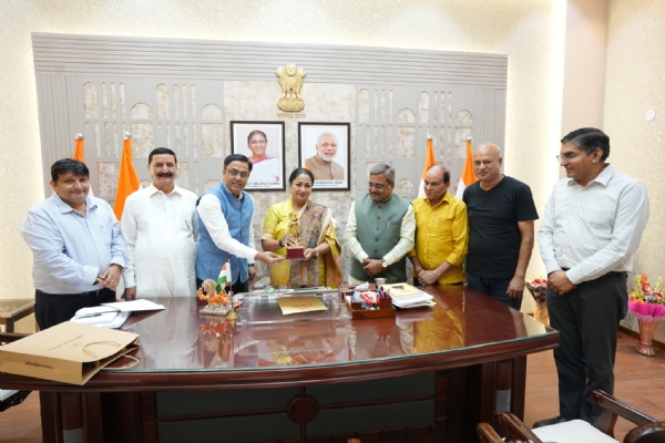 Delhi Chief Minister Rekha Gupta meets members of various Ramlila committees at the Chief Minister’s Jan Seva Sadan on Sunday.