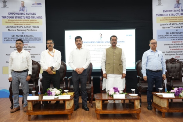 असम के स्वास्थ्य मंत्री अशोक सिंघल मंगलवार को संरचित प्रशिक्षण कार्यक्रम का शुभारंभ करते हुए।
