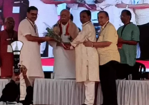 RSS Sarsanghchalak Dr. Mohan Bhagwat graces the inauguration ceremony of Smriti Bhavan and Balasaheb Deoras Netralaya in Karanja, Balaghat.