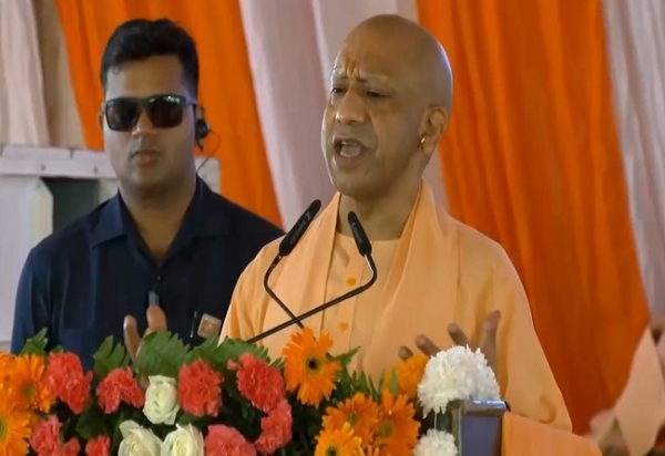 Chief Minister Yogi Adityanath addressing Seva Jyoti Yatra Vikasit Bharat Sankalp Sabha prog