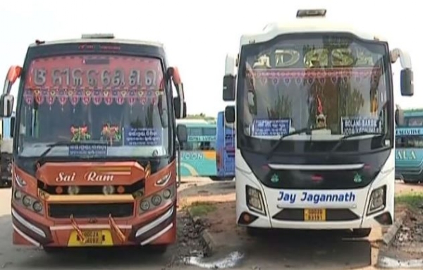Private Buses (Representative Image) Private Buses (Representative Image)