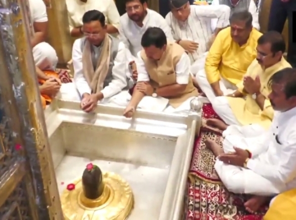 Nitin Nabin offered prayers at the Kashi Vishwanath Temple