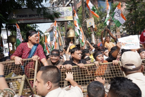 कांग्रेस का ‘ब्लैक डे’ प्रदर्शन की तस्वीर।