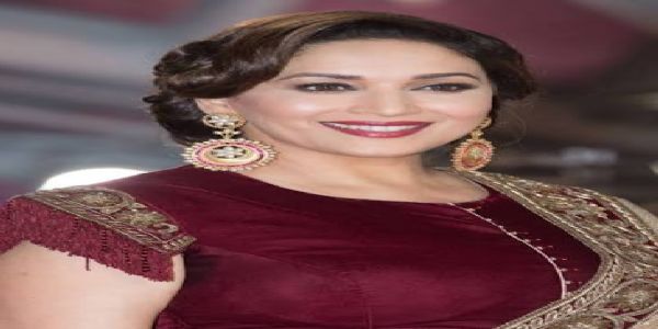 Nana Patekar left stage a day before shooting of Marathi show ‘Kon Honar Karodpati’ with Madhuri Dixit