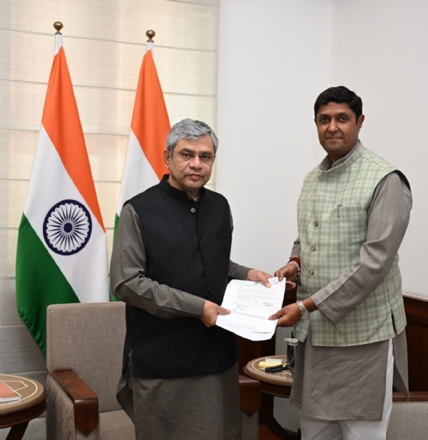 MP Ujjwal Raman Singh met Union Railway Minister Ashwini Vaishnav in New Delhi