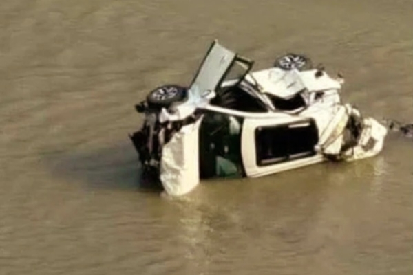 Car plunges into Teesta River , 2 dead - Hindusthan Samachar English