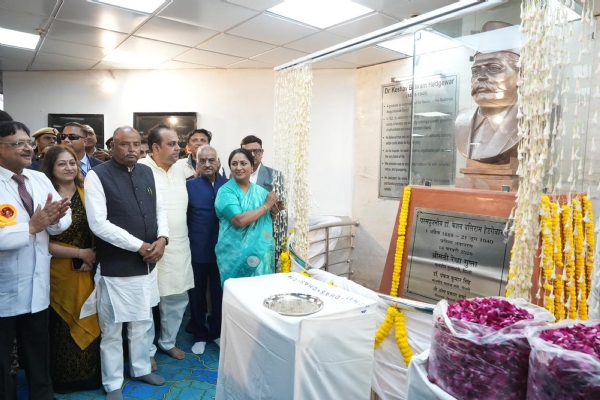 Delhi CM Rekha Gupta Unveils Hedgewar Statue in RSS Centenary Milestone