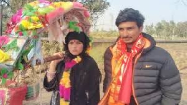 Interfaith couple brings kanwar from Haridwar Interfaith couple brings kanwar from Haridwar