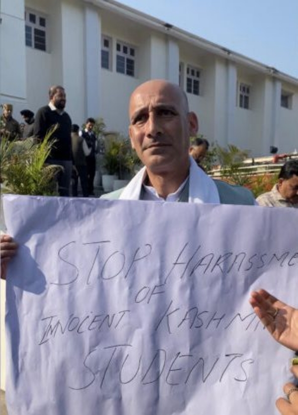 Congress MLAs Protest Outside Assembly Over ‘Harassment’ Of Kashmiris Outside J&K Congress MLAs Protest Outside Assembly Over ‘Harassment’ Of Kashmiris Outside J&K