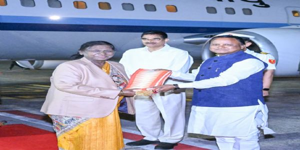 President Droupadi Murmu Arrives in Bhubaneswar on Six-Day Odisha Visit