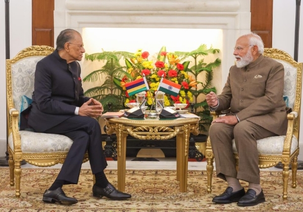Prime Minister Narendra Modi with Mauritius Prime Minister Dr. Navinchandra Ramgoolam