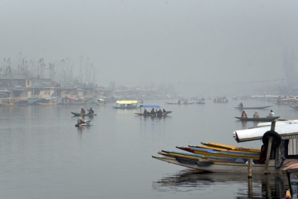 Kashmir Sees Warmest February In Decade, Record High Day Temperatures Across Valley