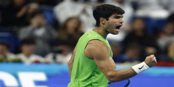 Alcaraz Storm Into Semis as Sinner Stunned in Qatar Thriller