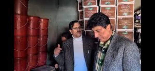 725 Kg Unlabelled Honey Seized In HMT’s Abanshah Area; DFCO Warns Strict Action Under FSS Act 725 Kg Unlabelled Honey Seized In HMT’s Abanshah Area; DFCO Warns Strict Action Under FSS Act