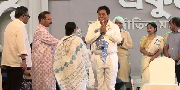 BJP Rajya Sabha MP Shares Stage with Mamata Banerjee, Conferred Banga Bibhushan in Kolkata