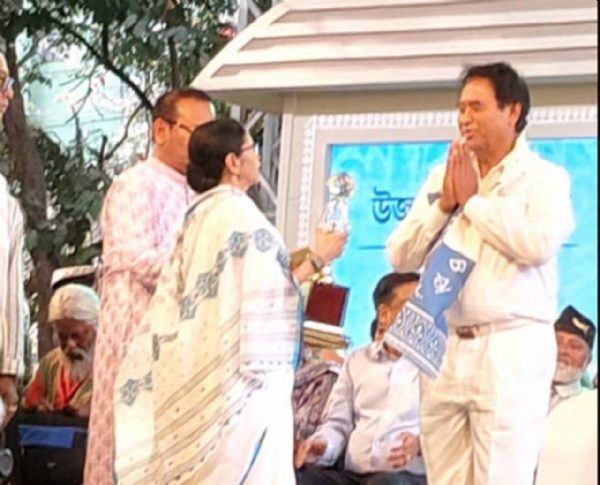 Ananta Maharaj with Mamata Banerjee